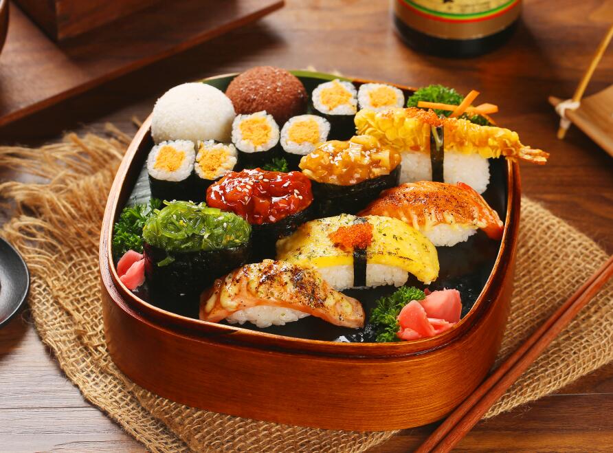 海鲜寿司拼盘